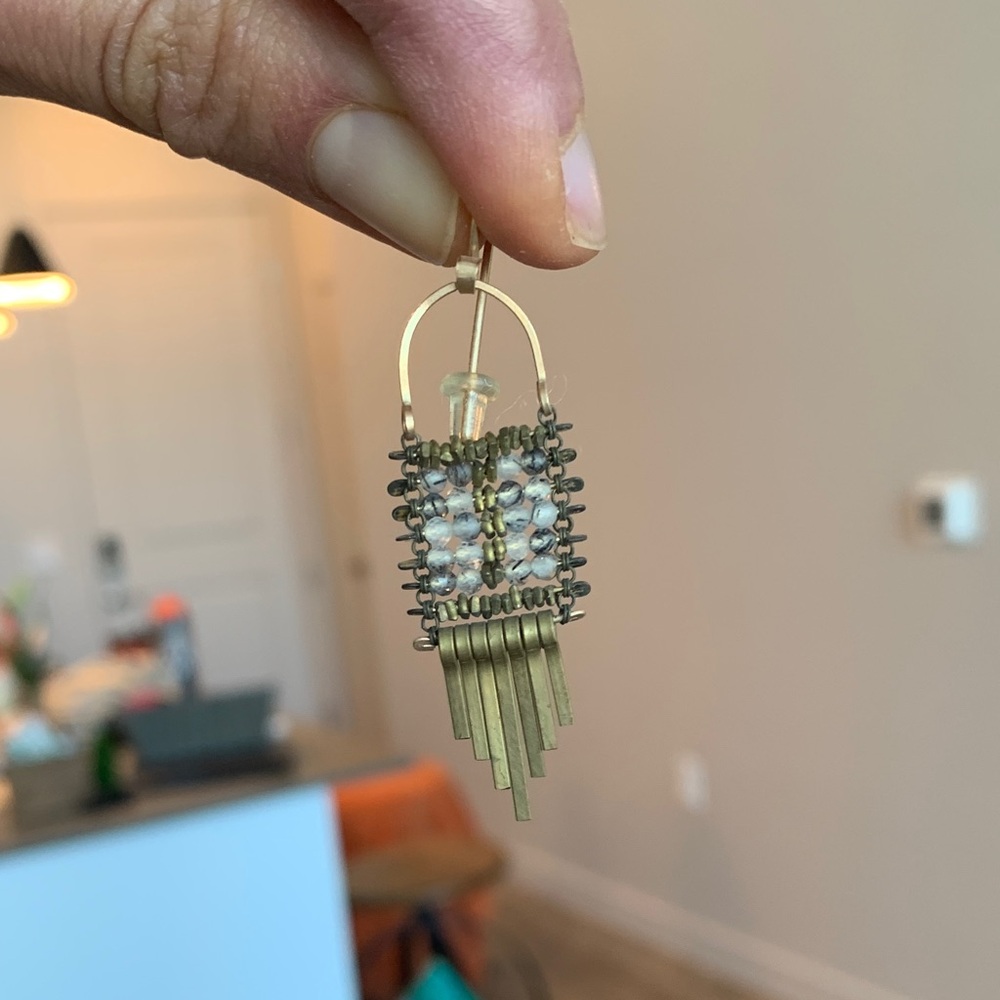 Elegant Gold and Black Beaded Earrings - Picture 2 of 3